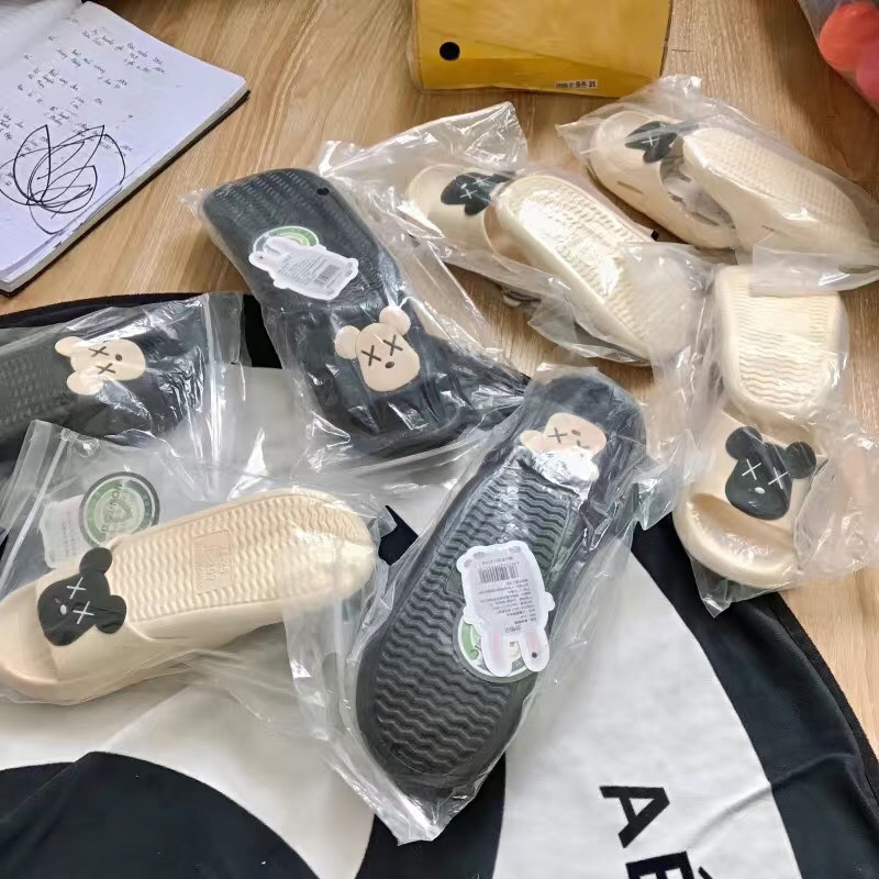 Dép Lê Hình Gấu Trúc Xinh Xắn Cho Bé Trai, Bé Gái Chất Liệu Nhựa Dẻo Mềm