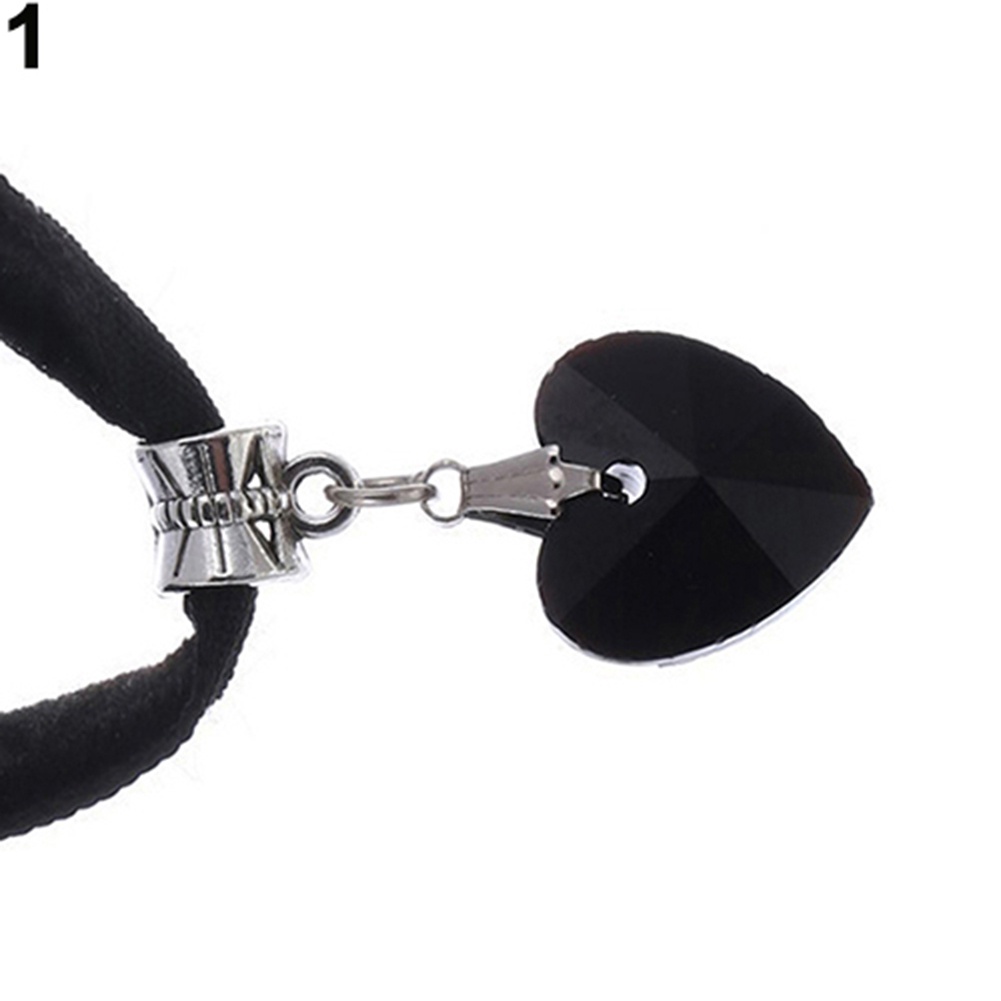 Vòng cổ choker nhung đính đá hình trái tim cá tính dành cho nữ