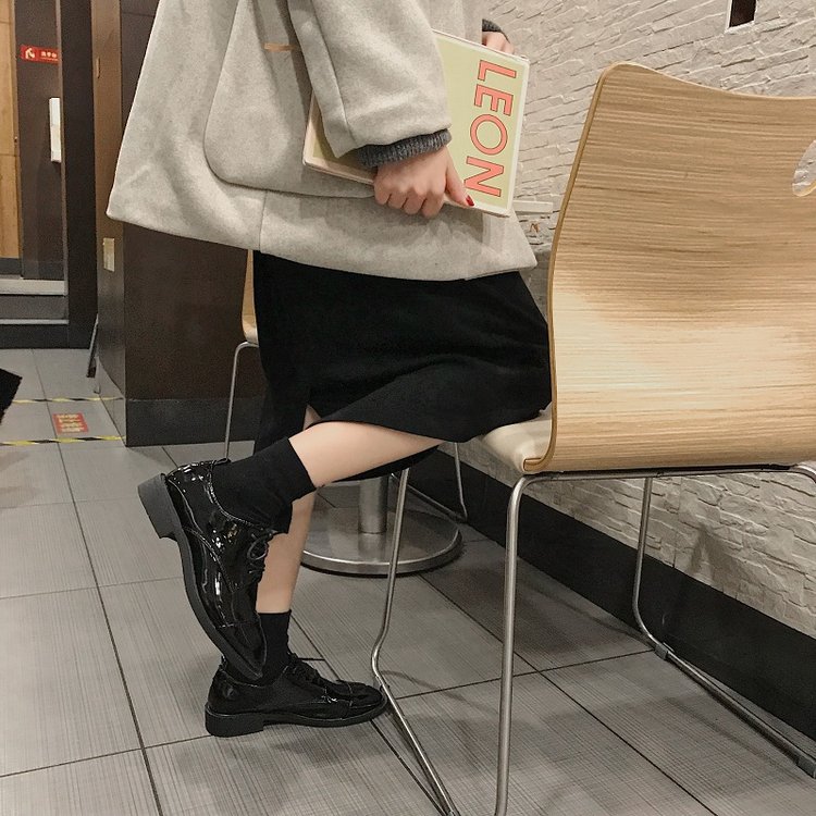 Giày Bốt Da Đế Dày Mũi Vuông Cột Dây Thời Trang Cho Nữ