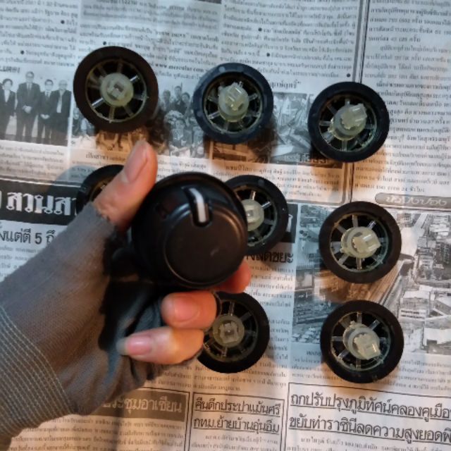 Núm vặn điều hoà Innova Fortuner