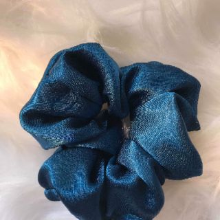Đồ cột tóc scrunchies vải bóng (P1)