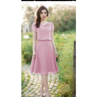 đầm xinh cho khách