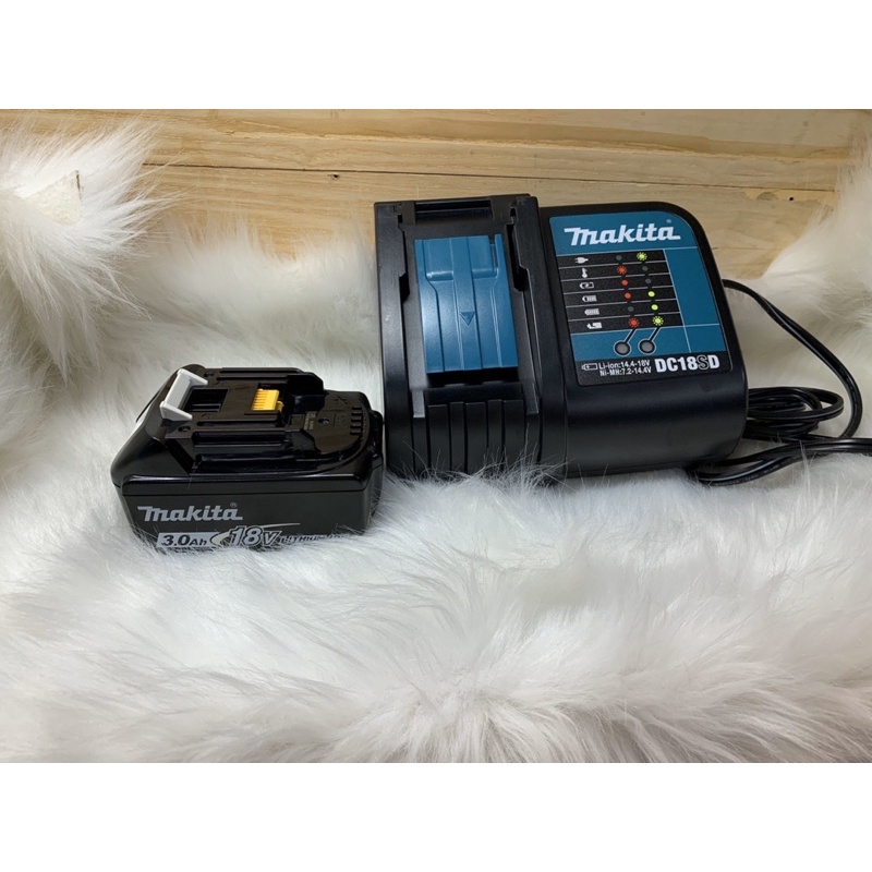 combo pin zin 3.0 makita + sạc chậm makita