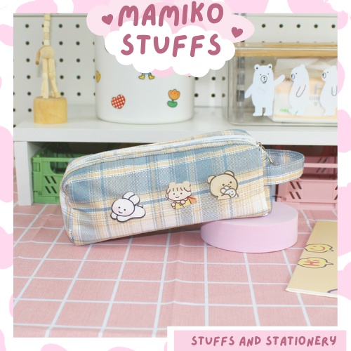 HỘP BÚT GẤU CARO SIÊU XINH TẶNG KÈM PIN CÀI TRANG TRÍ