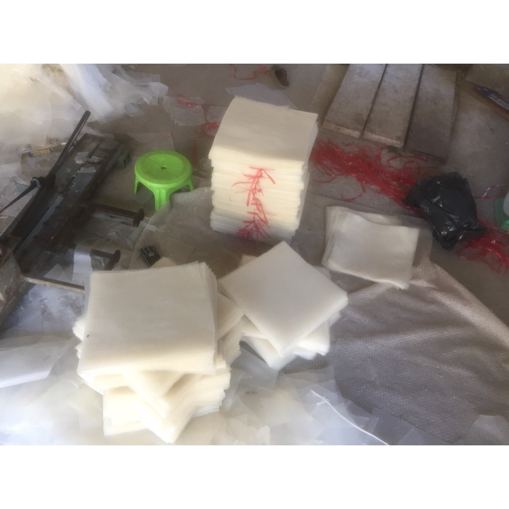 Bánh tráng phơi sương cuốn thịt, Không nhúng nước, Vuông nhỏ.