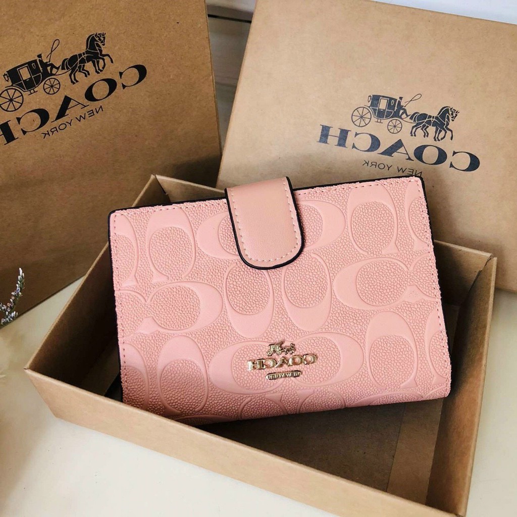 Ví Coách Medium Corner Zip F25937