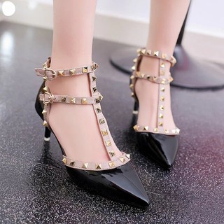 Giày valentino gót nhọn (sẵn đen size 38)