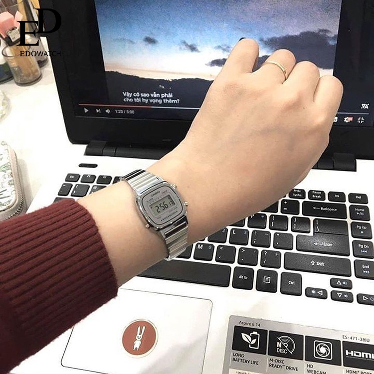 Đồng Hồ Nữ  đeo tay, dây kim loại LA 670, vòng tay cuff ,thiết kế thời trang, đẹp, phiên bản mini huyền thoại VDD03