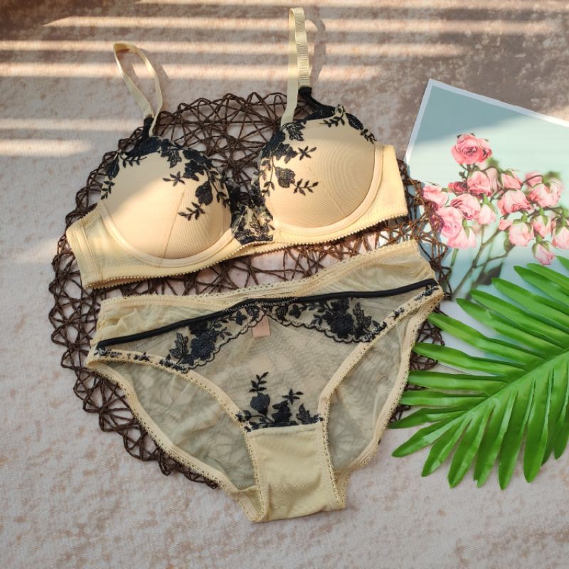 BỘ LÓT REN NỔI  mút dày 2cm | BigBuy360 - bigbuy360.vn