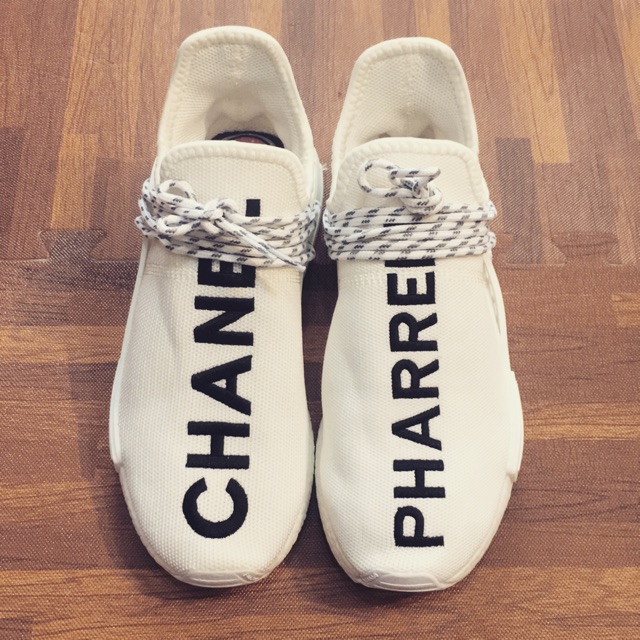 Giày human race