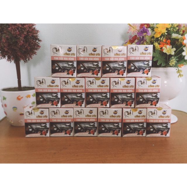 Tinh dầu treo xe hoa hồng