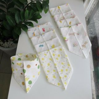Yếm xô có cúc bấm cho bé
