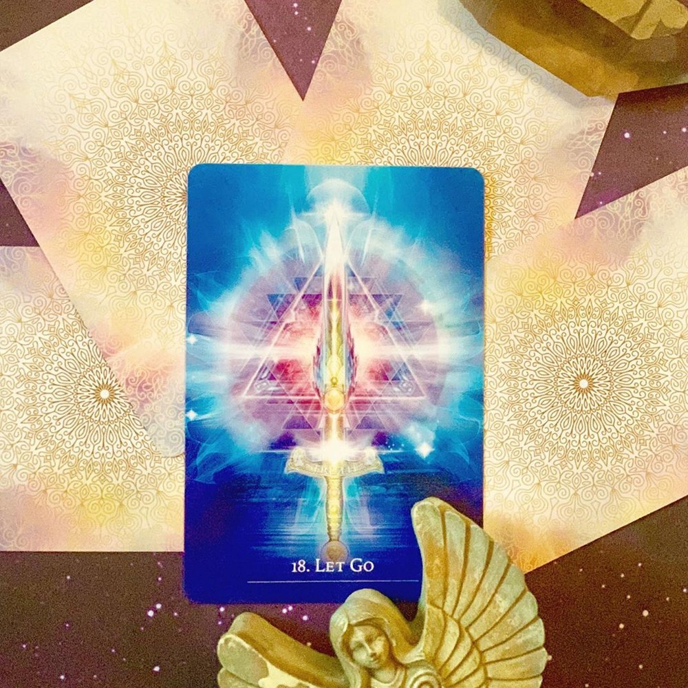 Bài Secret Language of Light Oracle (Guu Tarot Shop)