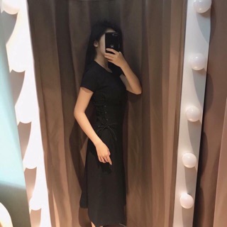 Đầm nude đan eo
