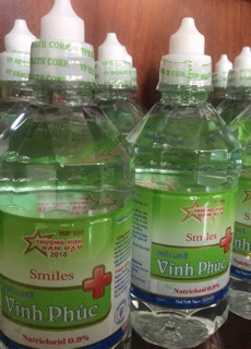 NƯỚC MUỐI SINH LÍ VĨNH PHÚC CHAI 500ML