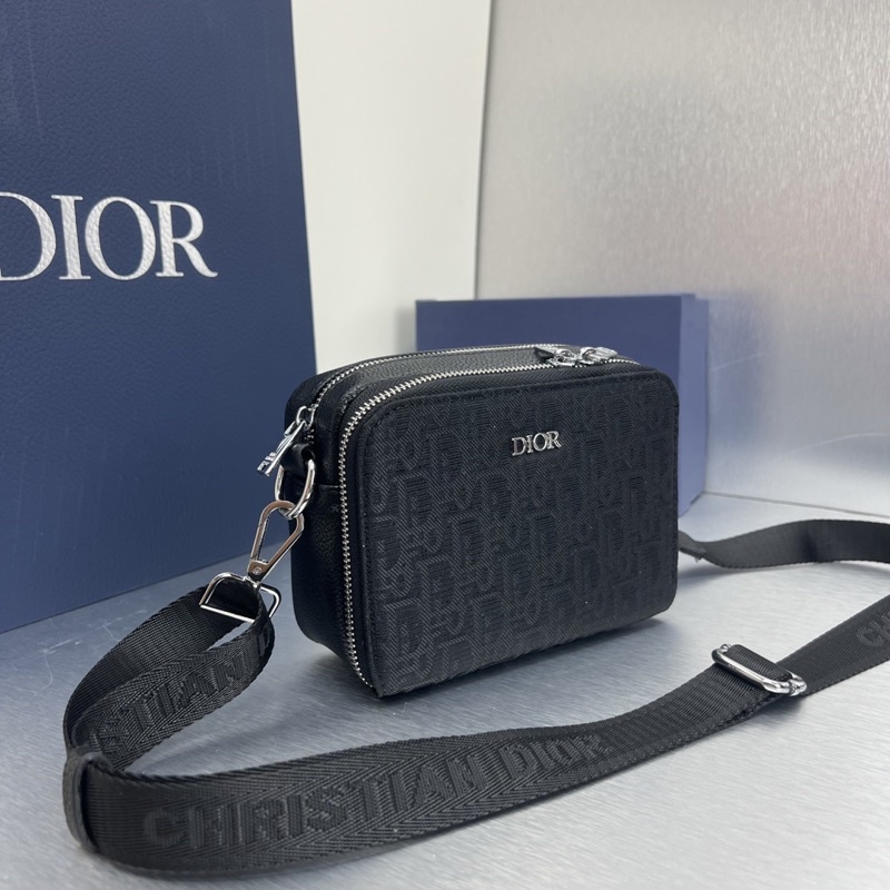 TÚI ĐEO CHÉO DIOR DÁNG UNISEX