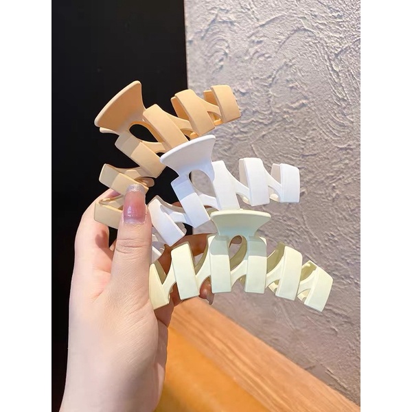 Kẹp tóc càng cua size to phong cách hàn quốc ( shop giao màu ngẫu nhiên )