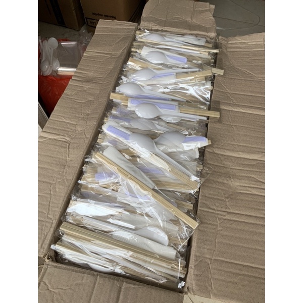 100 Set đũa giá rẻ đũa tách nhật - thìa nhựa - tăm - giấy ăn