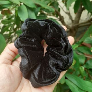 Combo 12 dây Cột tóc vải nhung trơn màu đen (cỡ 6cm và 8cm)