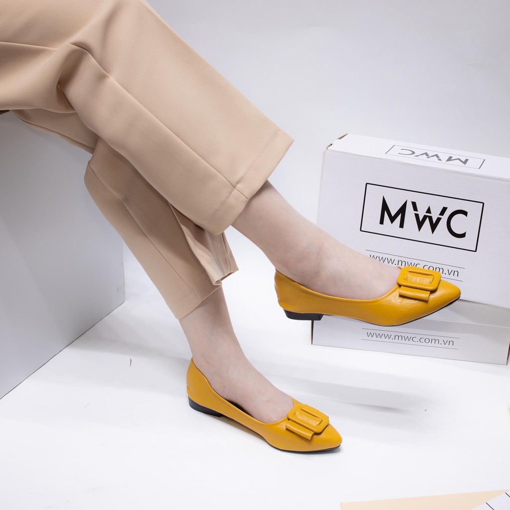 Giày búp bê nữ mũi nhọn chất liệu da cao cấp phối khóa cách điệu phong cách hiện đại nữ tính MWC NUBB- 2179