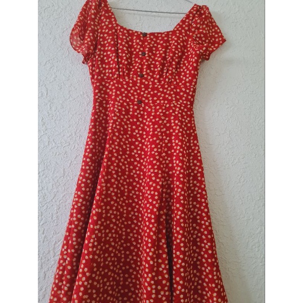 Đầm hoa BEM, Thanh lý 100k, mới 99%