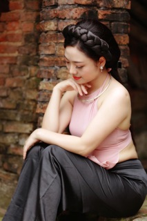 Yếm đào nữ