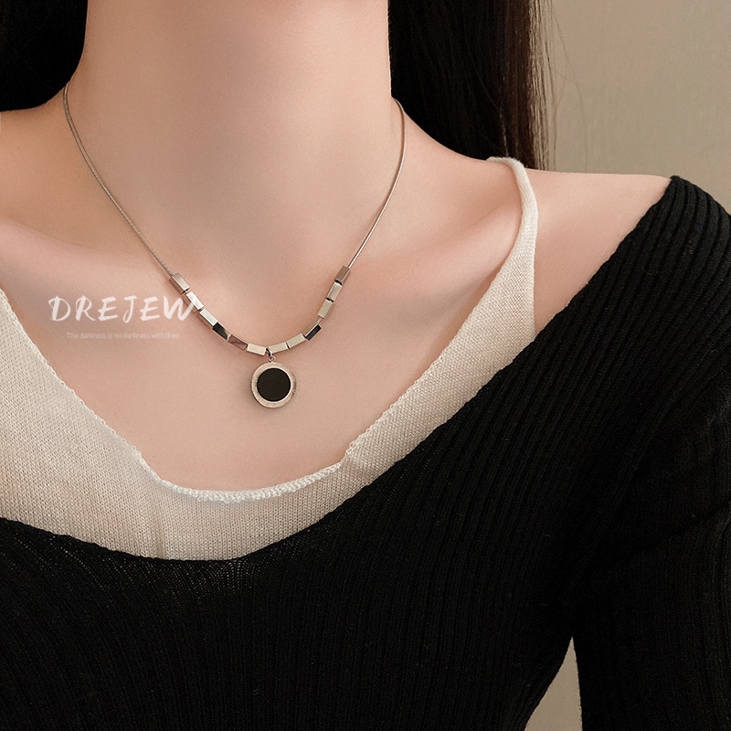 Dây Chuyền Thép Titan Mặt Tròn Khắc Số La Mã Đơn Giản Thời Trang Dễ Phối Đồ