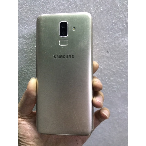 Điện thoại samsung J8 plus