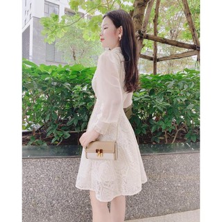 Đầm ren tay dài cổ sen