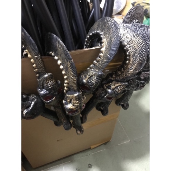 Cây nhựa vũ khí hóa trang Halloween 1m hàng tháo ráp tiện dụng