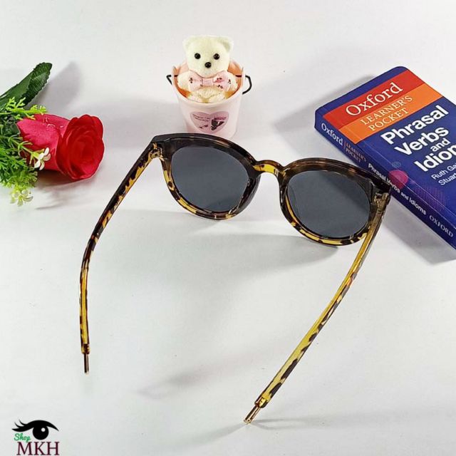 Mắt kính thời trang nữ kiểu dáng điệu cá tính | BigBuy360 - bigbuy360.vn