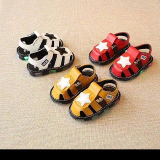 ❌❌❌hàng mới về❌❌❌

💥💥dép quai hậu cho bé trai khỏe khoắn và năng động xd47💥💥

✅size: 31 - 39, phù hợp cho bé trai ❤️