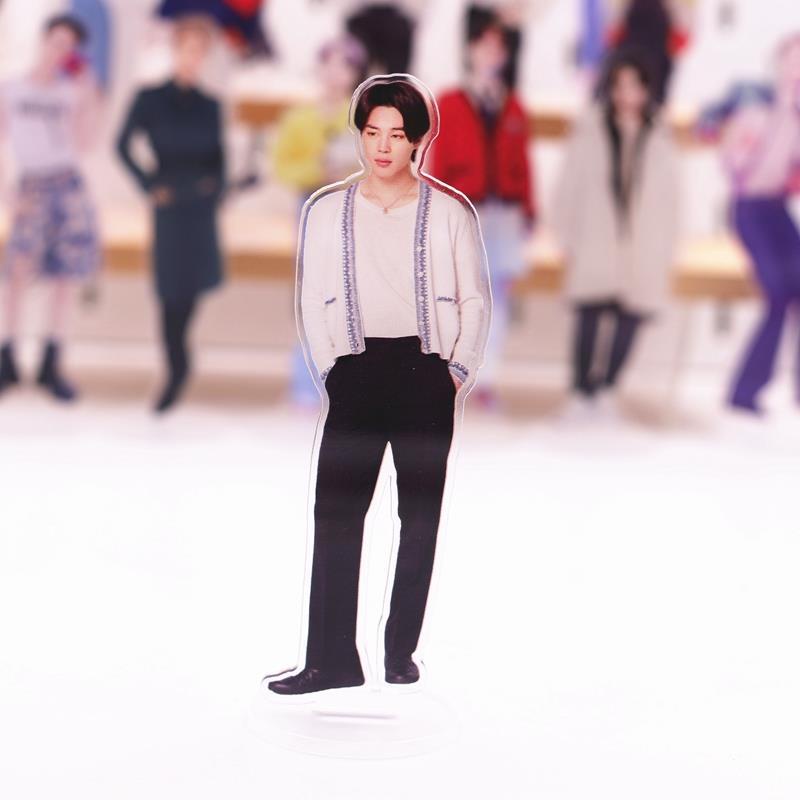 Phụ Kiện Trang Trí Bàn Làm Việc Kpop BTS Bằng Acrylic Hai Mặt Có Giá Đỡ