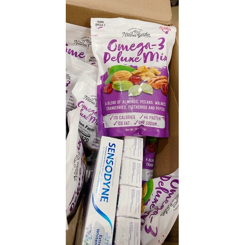 Hạt hỗn hợp Granola Natures Garden Omega-3 Deluxe Mix 737g