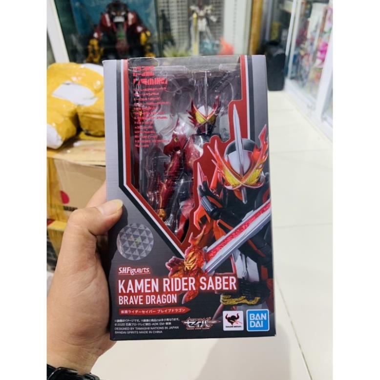 Đồ chơi mô hình SHF KAMEN RIDER Saber Brave Dragon
