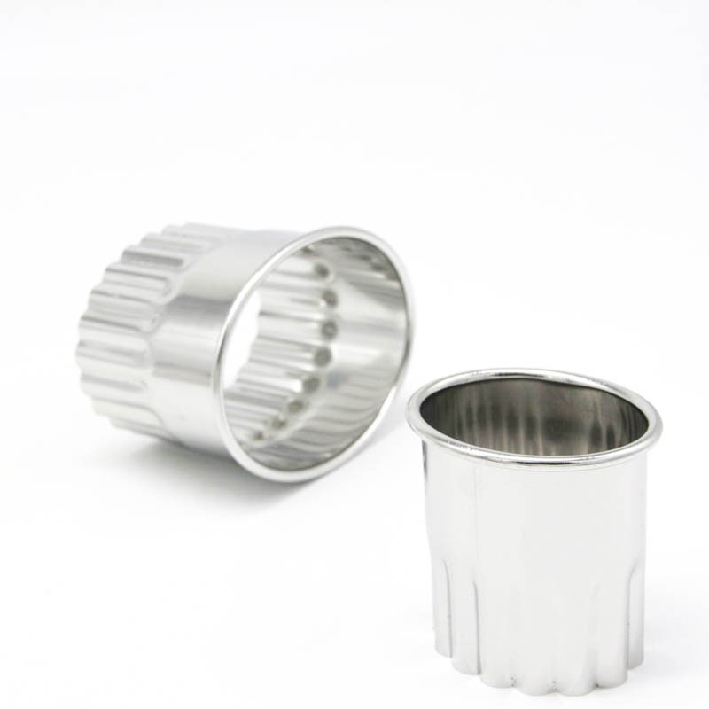 Bộ 8 Khuôn Làm Bánh Cutlery-Pro Có Răng Cưa Hình Bầu Dục 52Mm