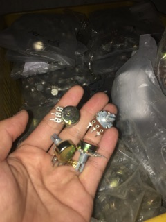 Chiết áp 50k , 100k ( 3 chân và 6 chân)