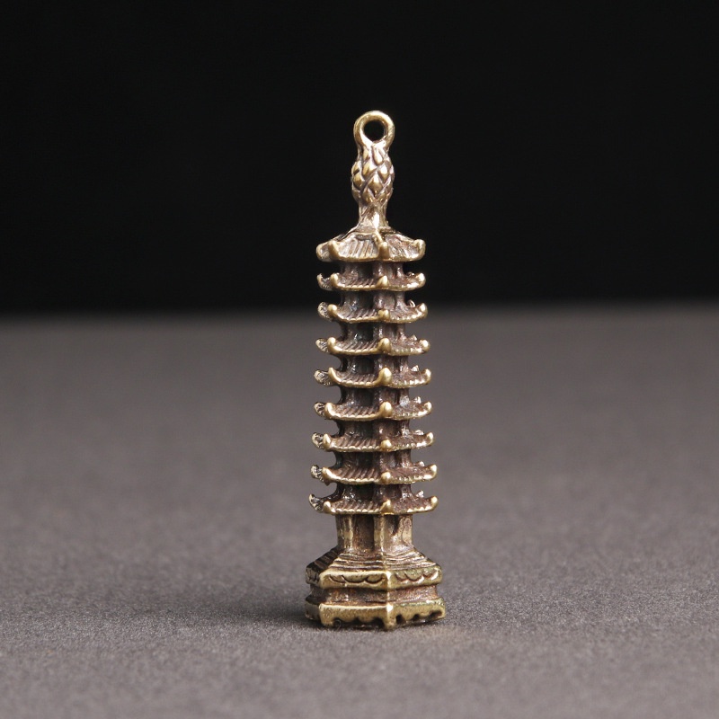 Mặt dây chuyền hình tháp bằng đồng thau sáng tạo