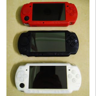 Máy chơi game PSP 2000, hàng tuyển chọn, ngoại hình đẹp, nhiều phụ kiện kèm theo máy