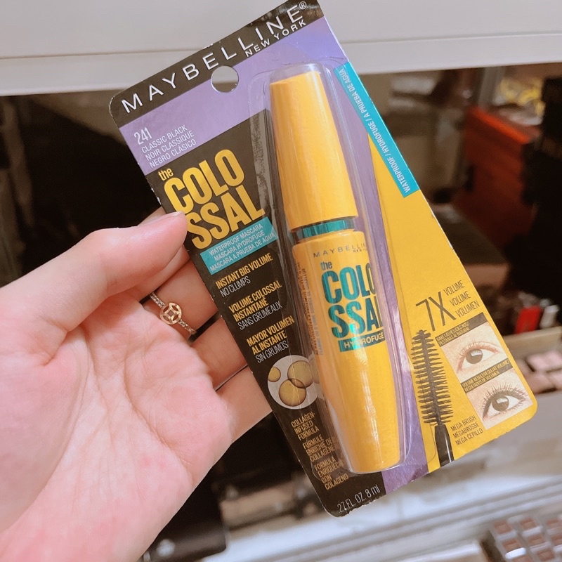 Mascara Maybeline vàng - Chuốt mi dài, cong và ấn tượng, không bị vón cục