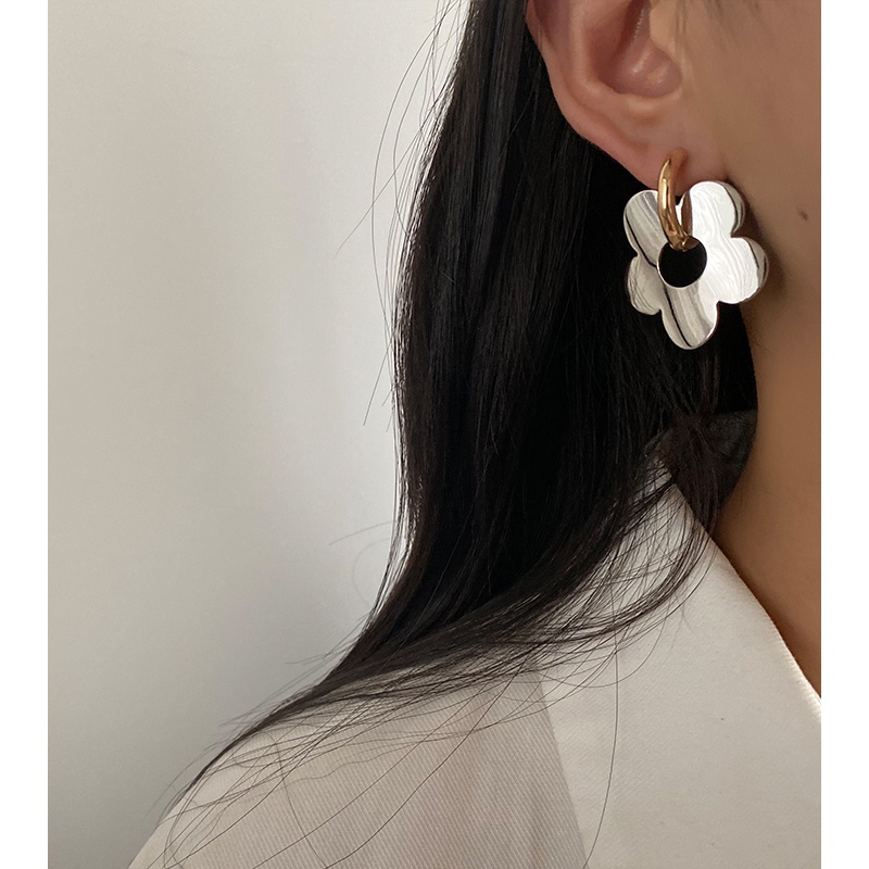Khuyên Tai Kim Loại Cao Cấp Phong Cách Âu Mỹ ins Hình Hoa Tương Phản Cho Nữ