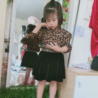 Váy bé 102k chị trinh