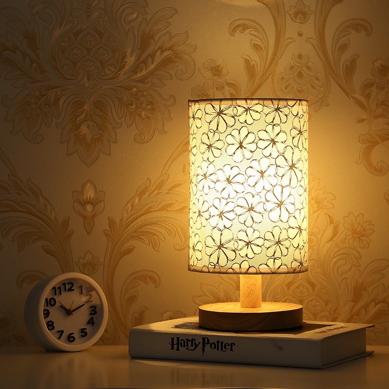 Đèn Ngủ Led Để Bàn Chân Gỗ Tự Nhiên