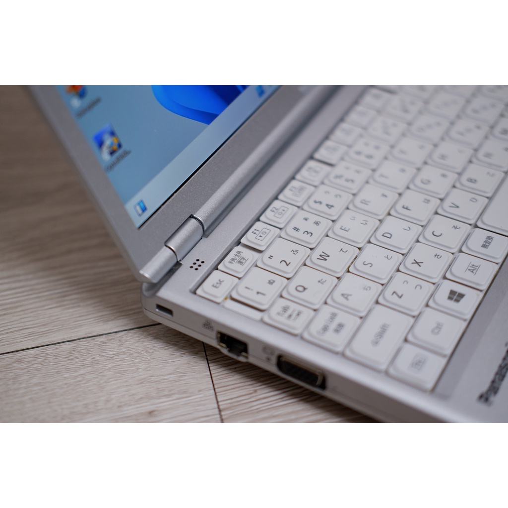 Laptop panasonic SZ6 made in Japan tiêu chuẩn quân đội | BigBuy360 - bigbuy360.vn