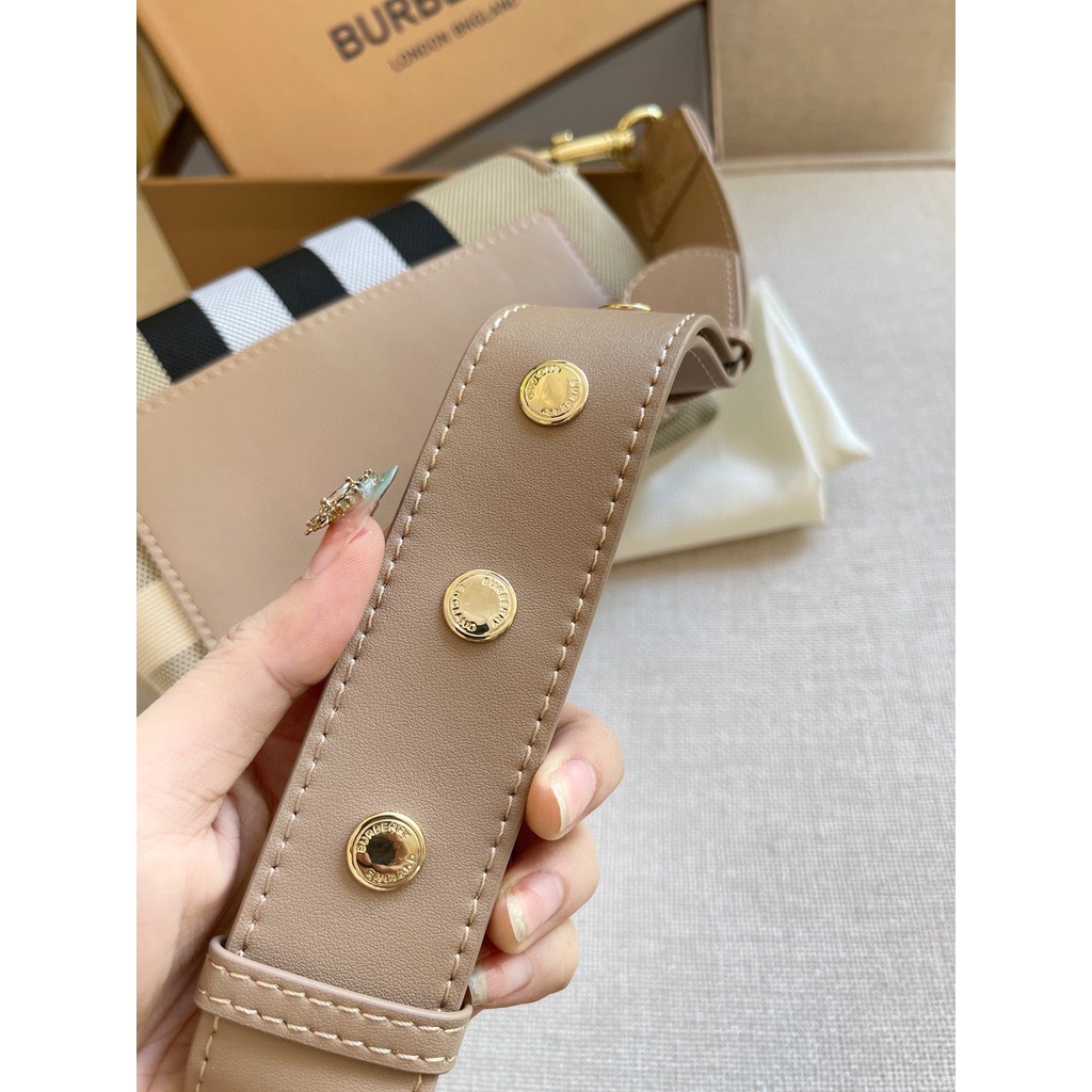 Túi Đeo Chéo Burberry Thời Trang Sang Trọng Cho Nam Nữ