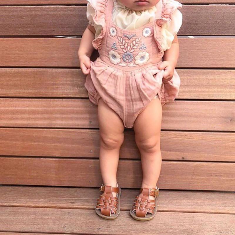 Jumpsuit ngắn tay thêu họa tiết dễ thương cho bé gái