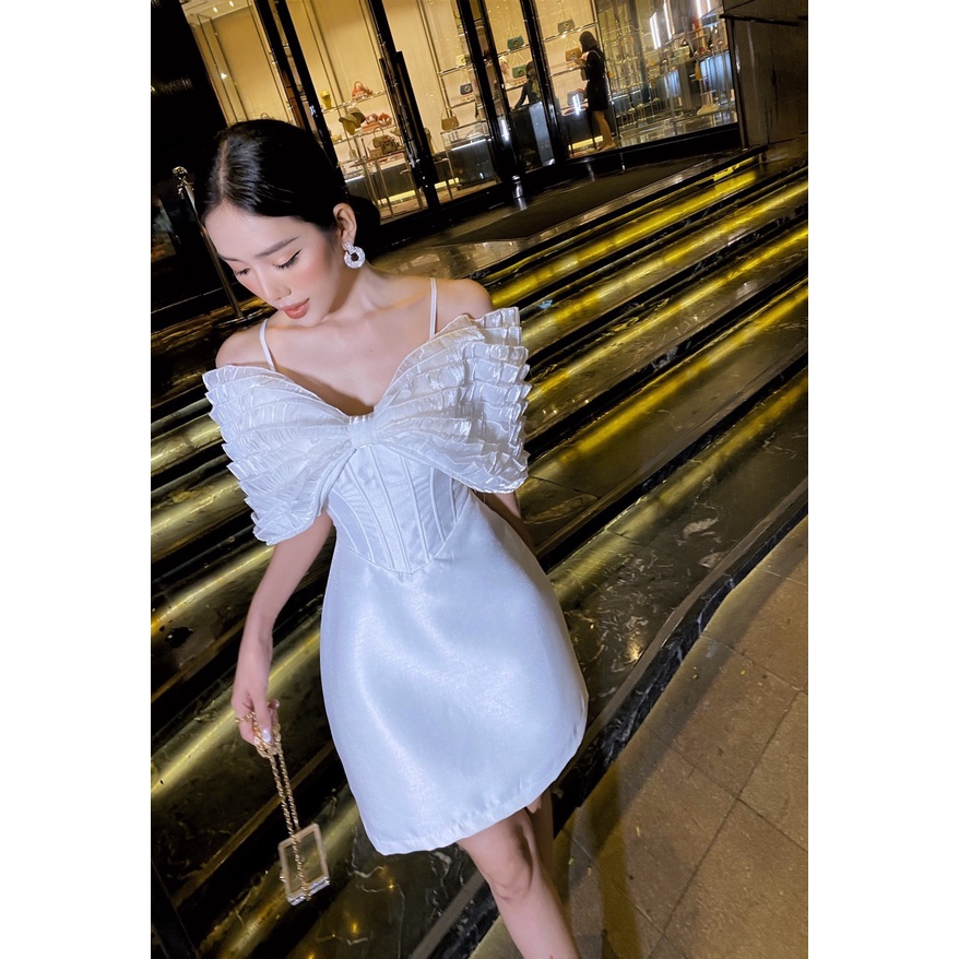 Đầm bẹt vai Lý Nhã Kỳ 3 màu nude+đen+trắng