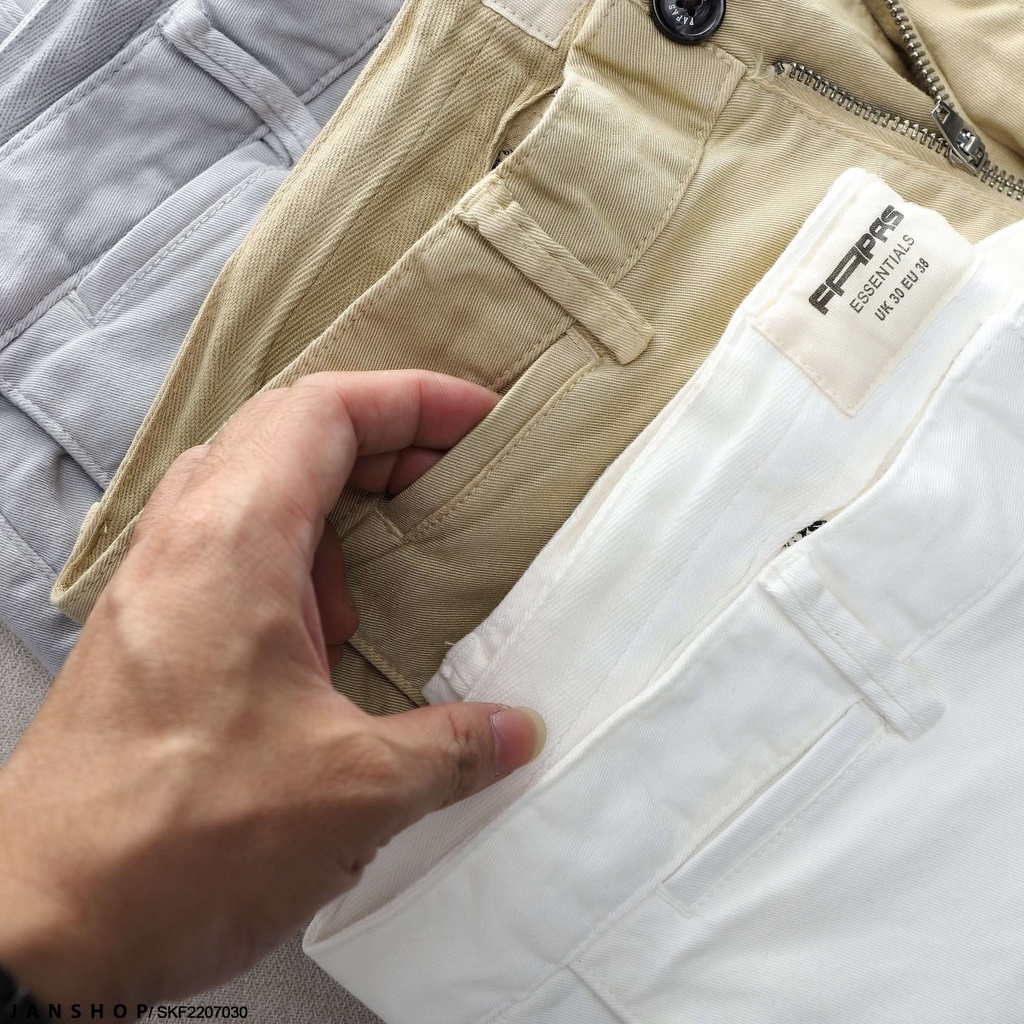 Short Kaki Wash tăng thêm phần bụi bặm cá tính, chất kaki dày co giãn cùng form ngang gối thoả mái