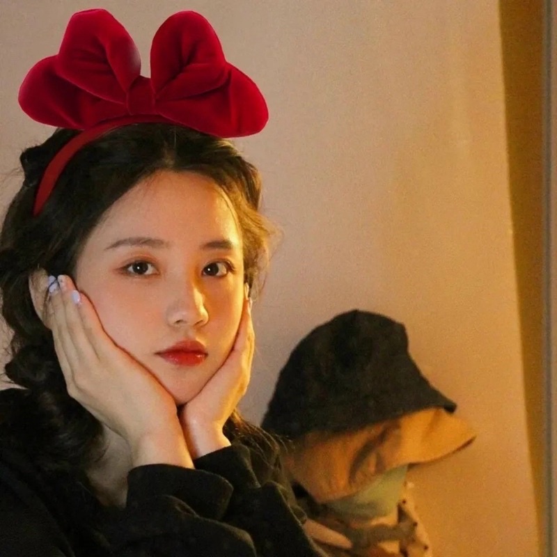bờm nơ đỏ xinh
