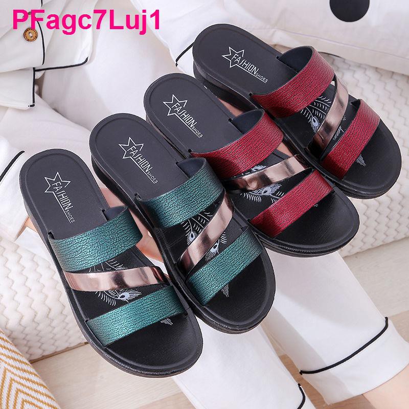 Mùa hè mẹ giày sandal nữ mềm trung niên phẳng của phụ kích thước lớn cho người già dép đi trong nhà chống trơn